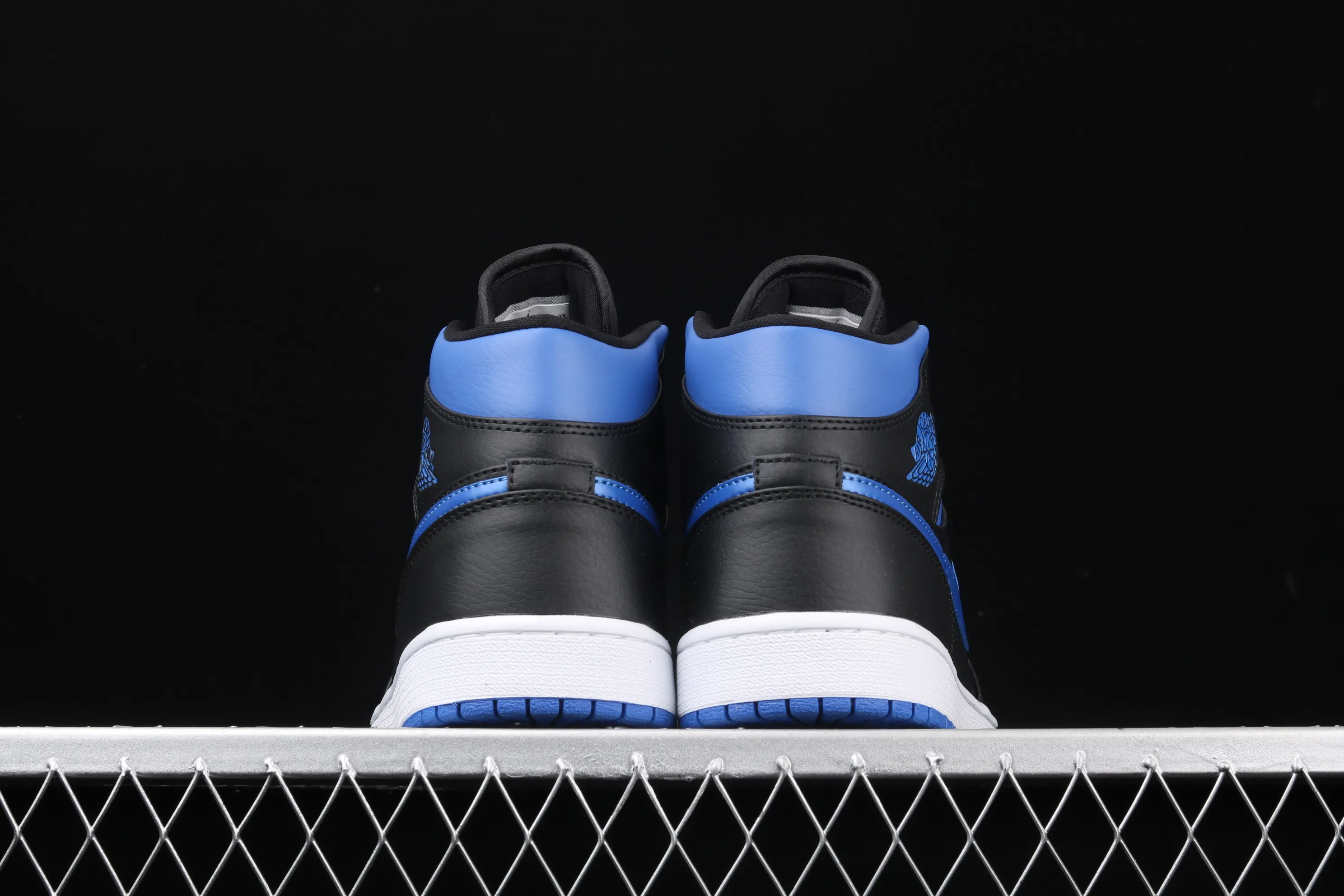 All categories Air Jordan Jordan series basketball shoes Air Jordan 1 Mid Air Jordan 1 Mid AJ1 Joe 1 mid-top black and blue basketball shoes 554724-068